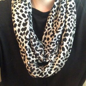 Two toned grey/white leopard infinity scarf